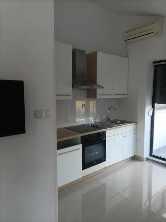 Rozi Apartment Banjole Croatia